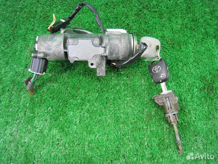 Замок зажигания Toyota Avensis T25 2003