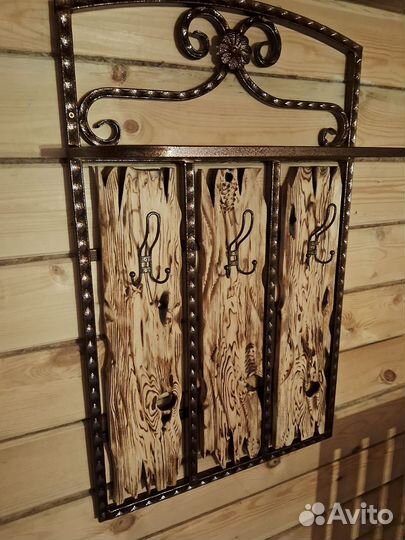 Вешалка для одежды настенная