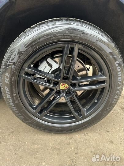 Goodyear UltraGrip Ice SUV 235/55 R19 и 255/50 R19