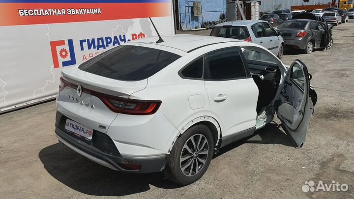 Накладка двери передней левой Renault Arkana 80285