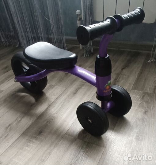 Беговел для малышей от 1 года.Беговел трёхколёсны
