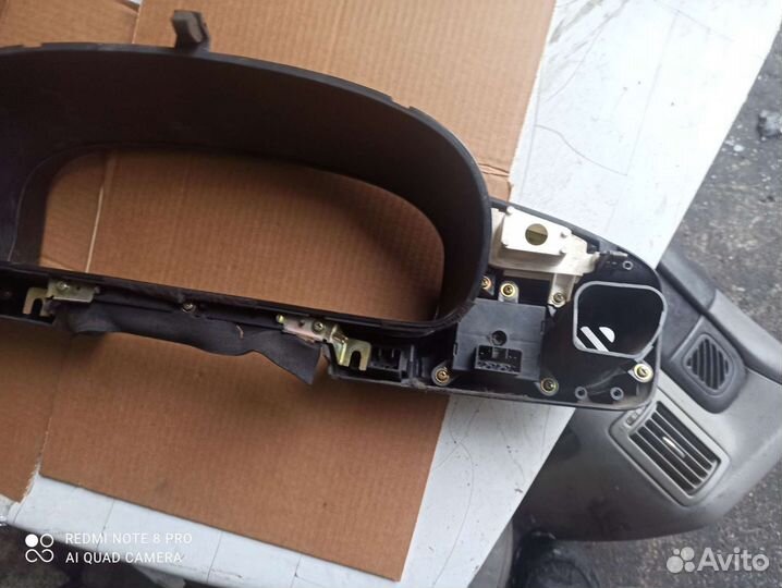 Накладка на торпедо Mazda Millenia 2001 (TA01G0423