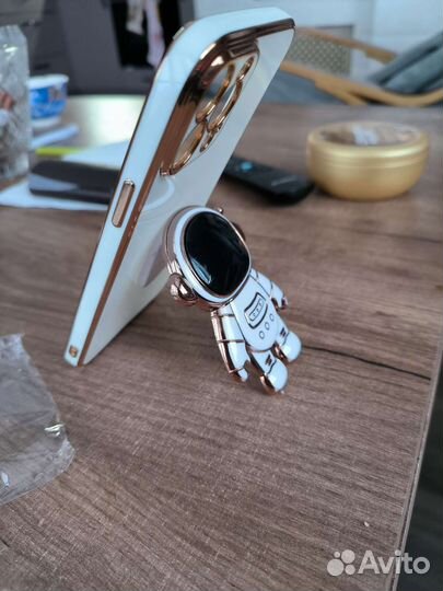 Чехол на iPhone 13 pro