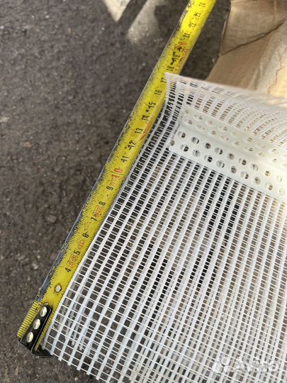 Угол из пвх с сеткой