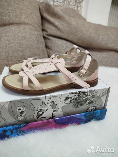 Сандалии для девочки