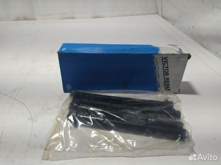 Болт M18x210x2.0mm гбц, ком. -4шт Mb Actros