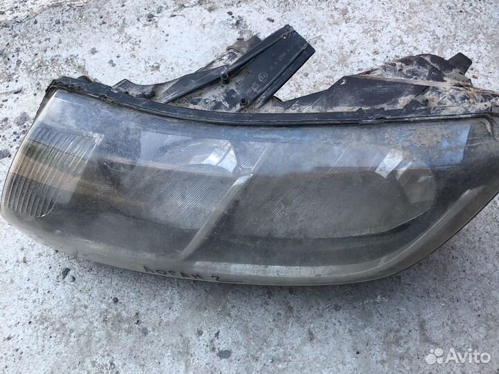 Фара передняя Renault Logan 2