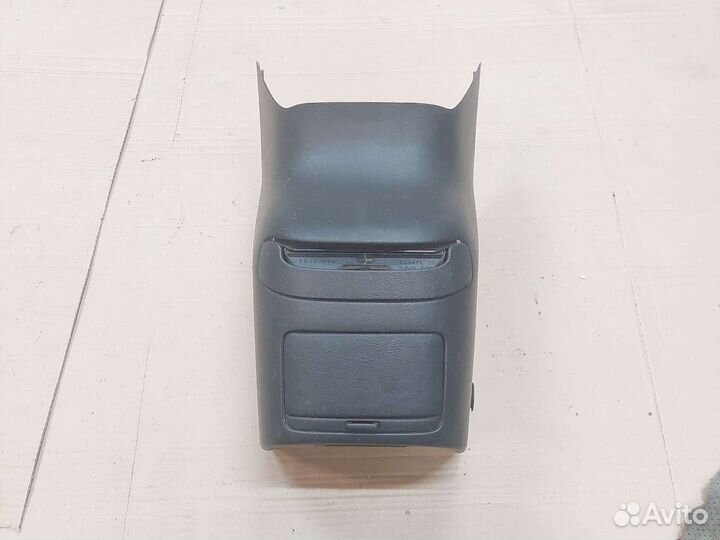 Консоль центрального Mitsubishi Space Wagon 1998-2