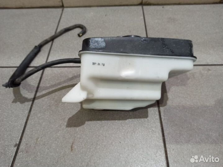 Бачок расширительный. Хендай соната 7 с 2017 года