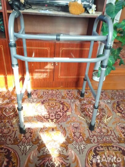 Ходунки для взрослых инвалидов