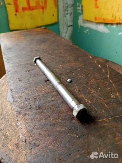 Ось маятника мотоцикла Минск