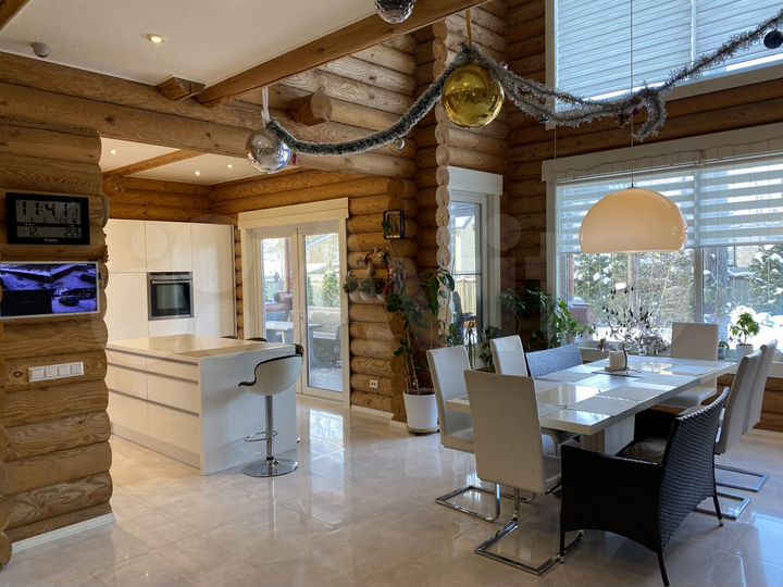 Дом 170 м² на участке 8 сот.