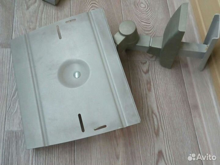 Кронштейн для микроволновой печи и телевизора