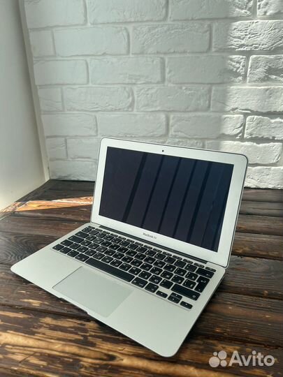 Apple MacBook Air 11 2011