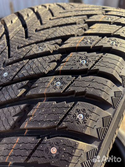 Grenlander Icedefensor Stud II 275/35 R20 102T