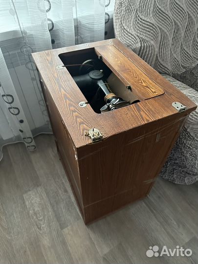 Швейная машинка подольская ножная