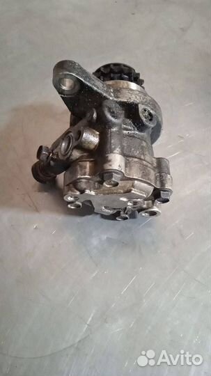 Насос гидроусилителя руля Nissan Almera Tino V10