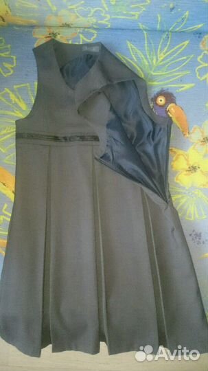 Продам школьный сарафан и юбки серого цвета