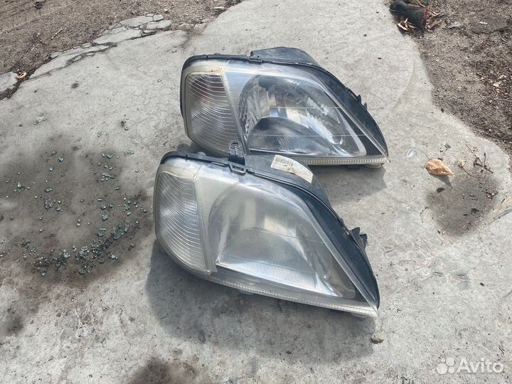 Логан 1 фаза правая фара