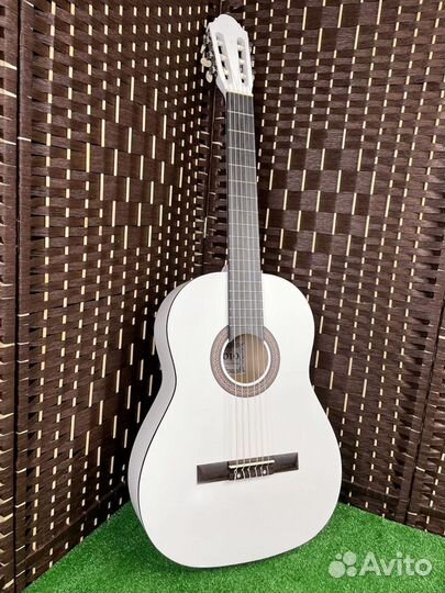 Гитара классическая новая
