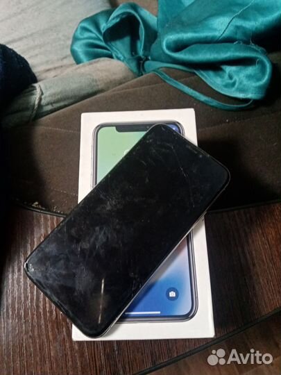 Телефон iPhone 10