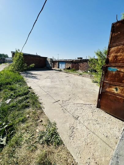 Машиноместо, > 30 м²