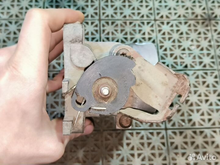 Заслонка дроссельная Ford Focus I 1.6 8V