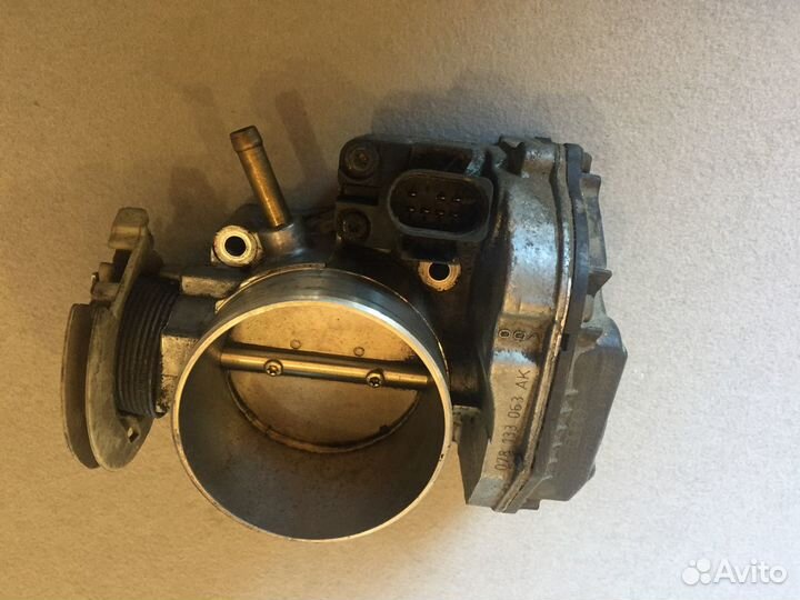 Заслонка дроссельная ауди а 6с5.2.4л.бензин