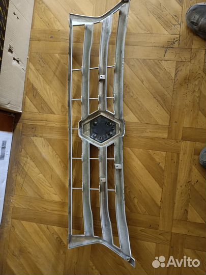 Решетка радиатора Renault Duster