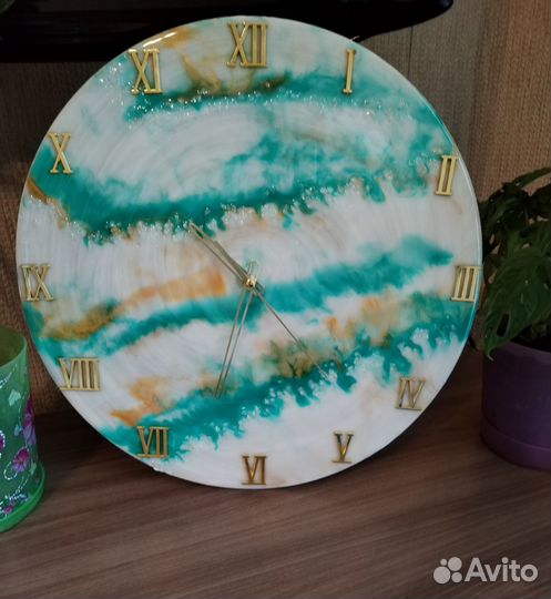 Часы из эпоксидной смолы