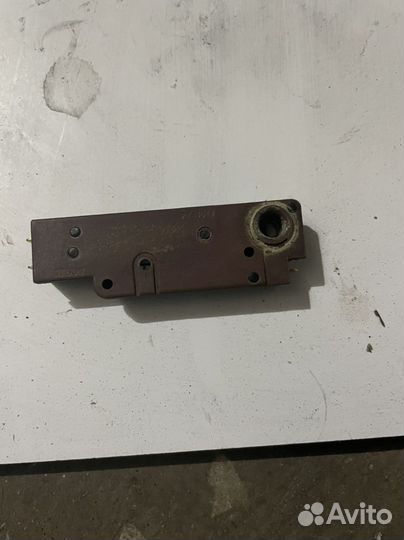 Замок закрытия двери сма Philco