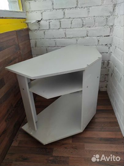 Тумба под телевизор угловая