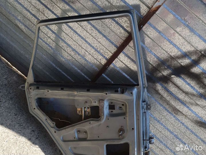 Дверь задняя левая 2109