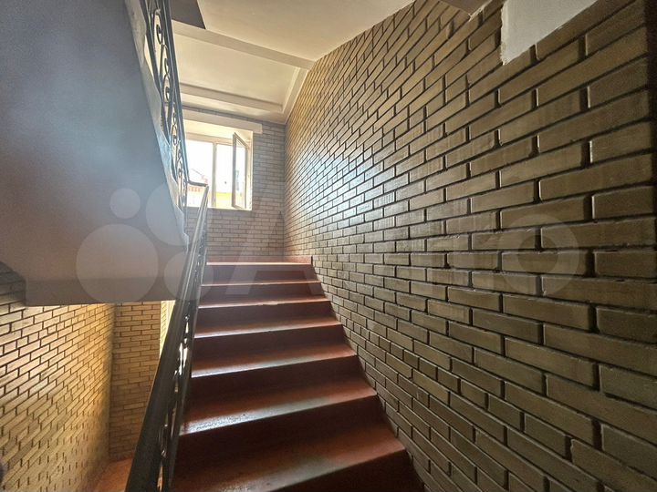 2-к. квартира, 60 м², 2/5 эт.