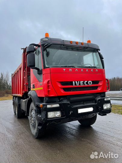 Водитель самосвала ивеко (Iveco)