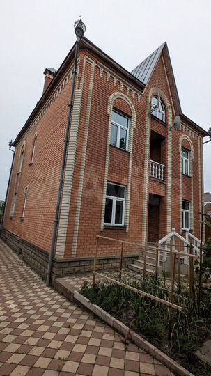 Дом 340 м² на участке 7,6 сот.