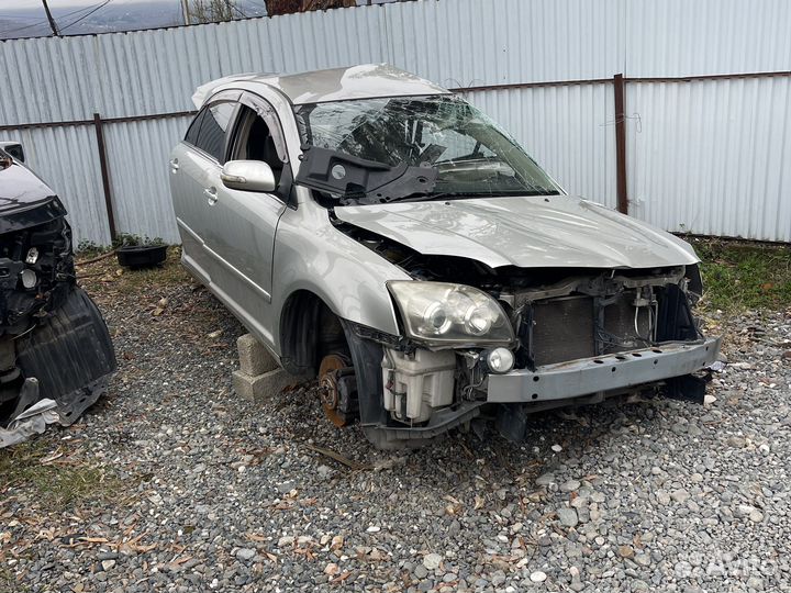 Автомобиль на запчасти Toyota Avensis