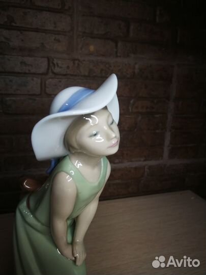 Lladro Фарфоровая статуэтка 