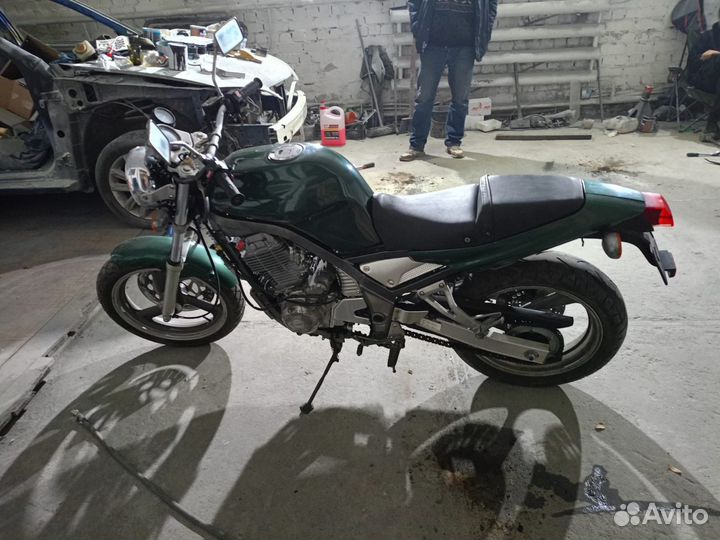 Мотоцикл Yamaha srx-400