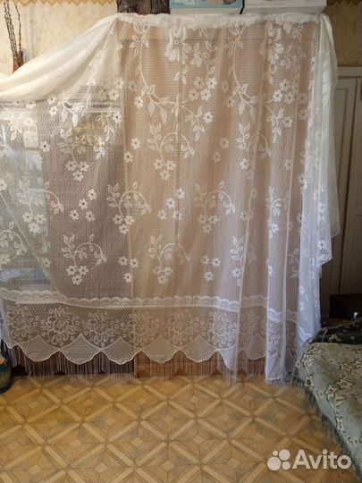 Гардина новая, большая, с бахромой