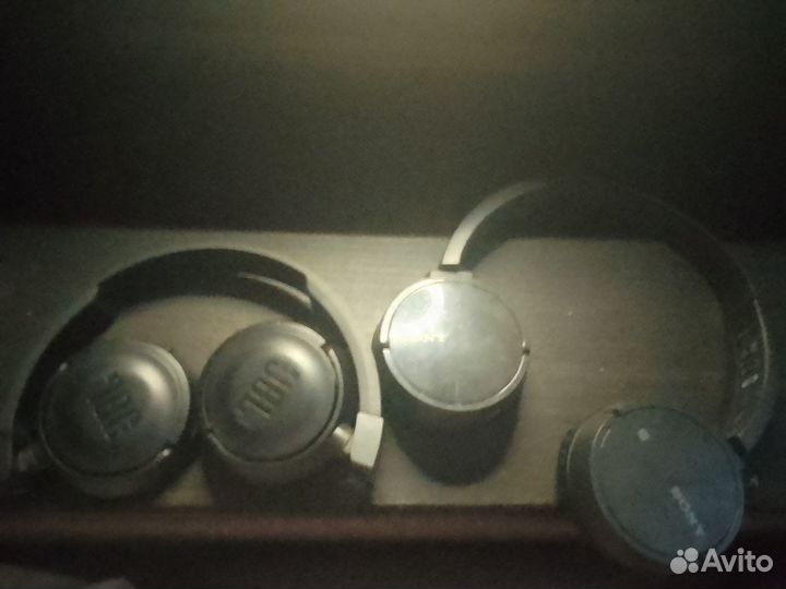 Беспроводные наушники jbl и sony