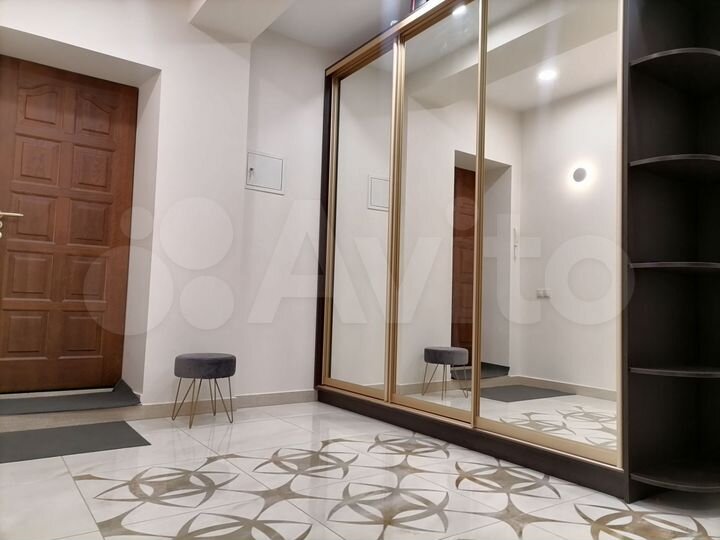 2-к. квартира, 60 м², 3/5 эт.