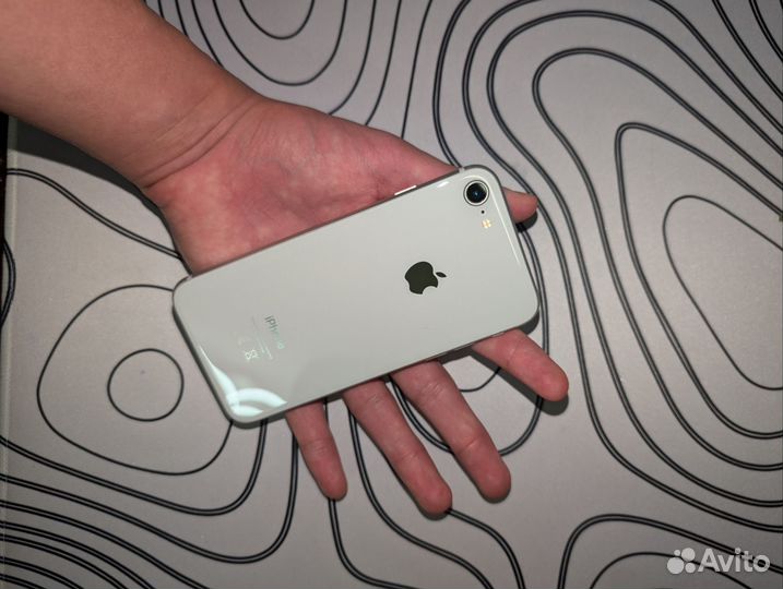 iPhone 8, 64 ГБ