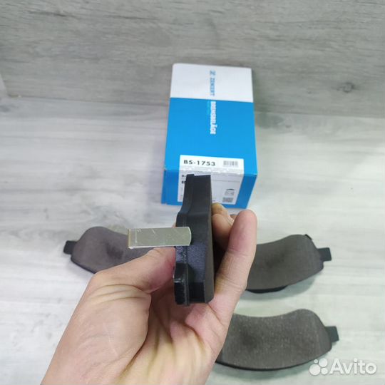 Колодки тормозные передние Honda CR-V 3, Audi 90