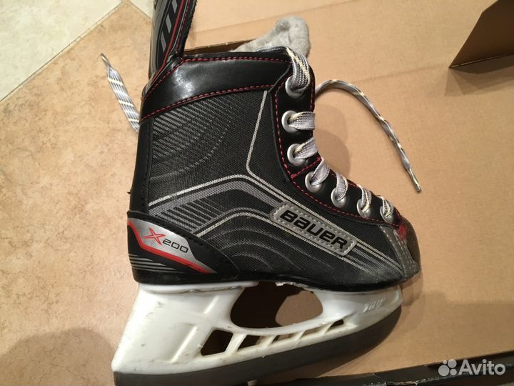 Хоккейные Коньки Bauer Vapor X200 YTH 11.0