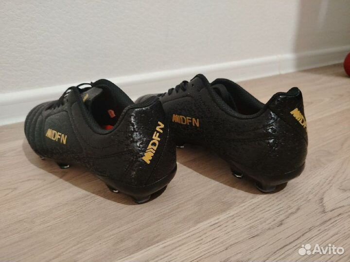 Футбольные бутсы 40 размер