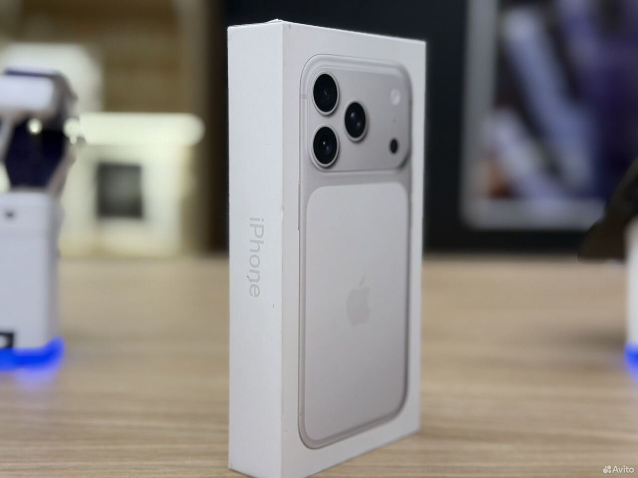 iPhone 17 Pro, 256 ГБ, SIM + eSIM