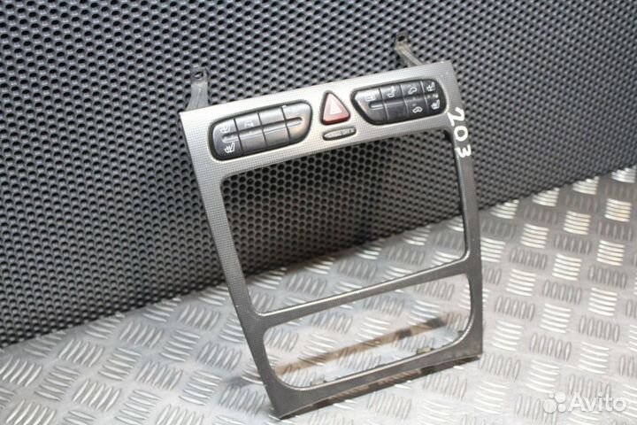 Накладка консоли панели приборов Mercedes-Benz