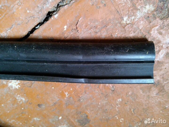 Уплотнитель резиновый с крепежными планками