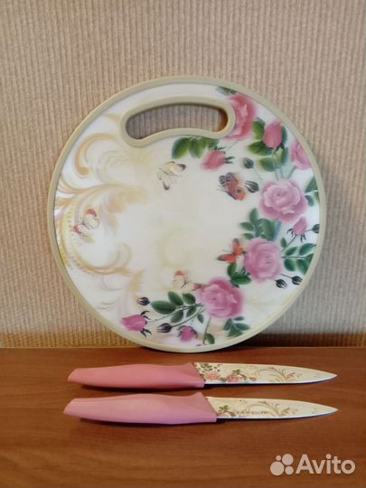 Доска разделочная и ножи